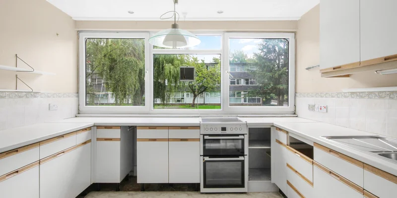 Mill Close, Wokingham - Image 2
