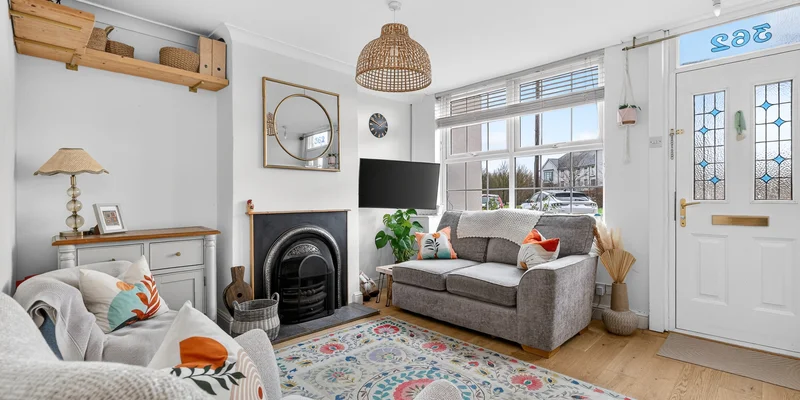 London Road, Wokingham, RG40 - Image 2