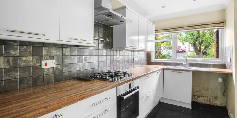 The Spinney, Wokingham - Image 2