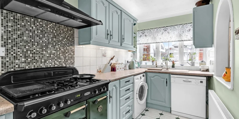 Mornington Avenue, Wokingham - Image 2