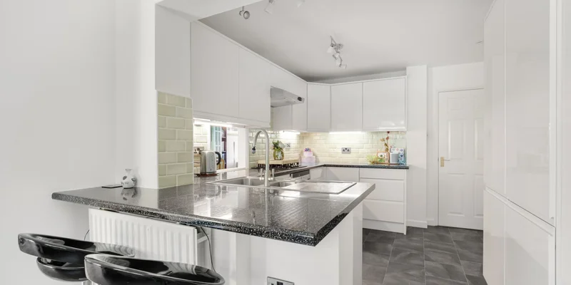 Woosehill Lane, Wokingham - Image 3