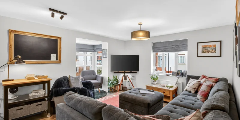 Whitlock Avenue, Wokingham, RG40 - Image 2