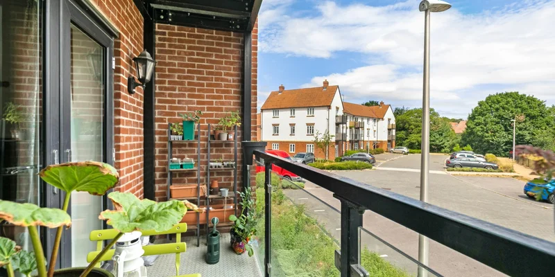 Beechey Place, Wokingham - Image 3