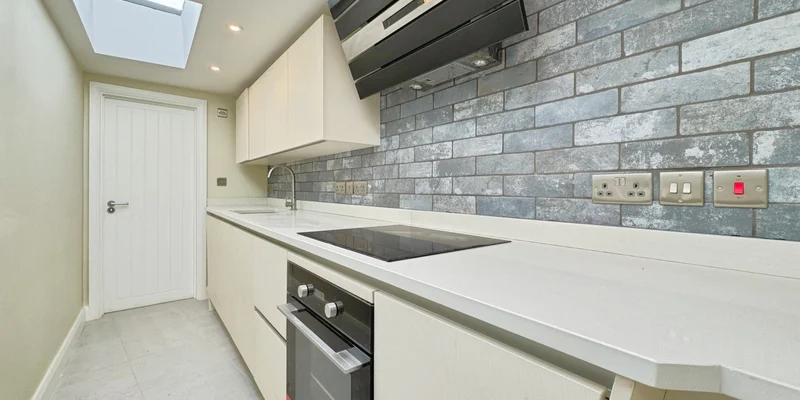 Broad Street, Wokingham, RG40 - Image 3