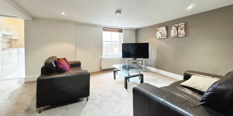31 Broad Street, Wokingham, RG40 - Image 3