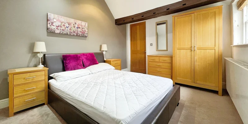 31 Broad Street, Wokingham, RG40 - Image 2
