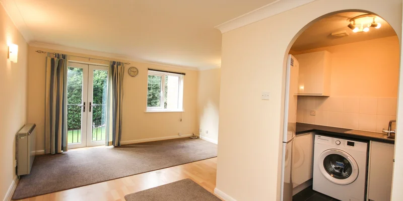Wayland Close, Bracknell - Image 2