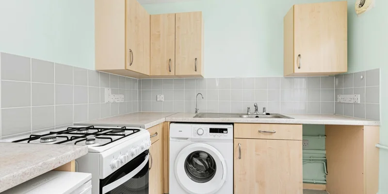 Jevington, Bracknell - Image 3