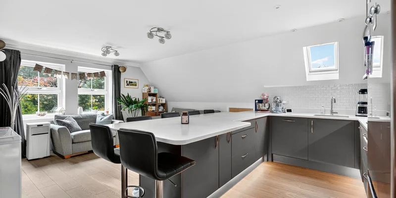 Murdoch Road, Wokingham, RG40 - Image 2