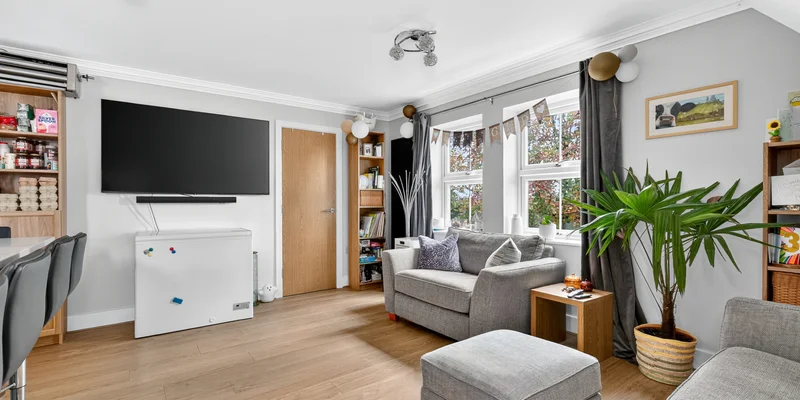 Murdoch Road, Wokingham, RG40 - Image 3