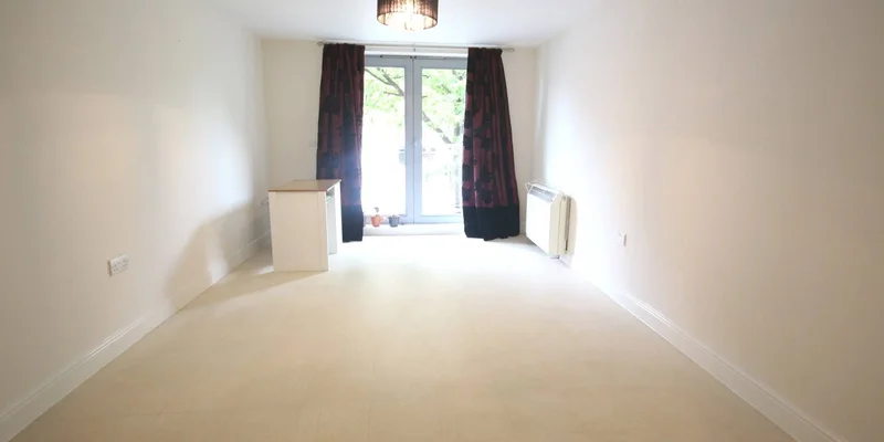 Kelvin Gate, Bracknell, RG12 - Image 2