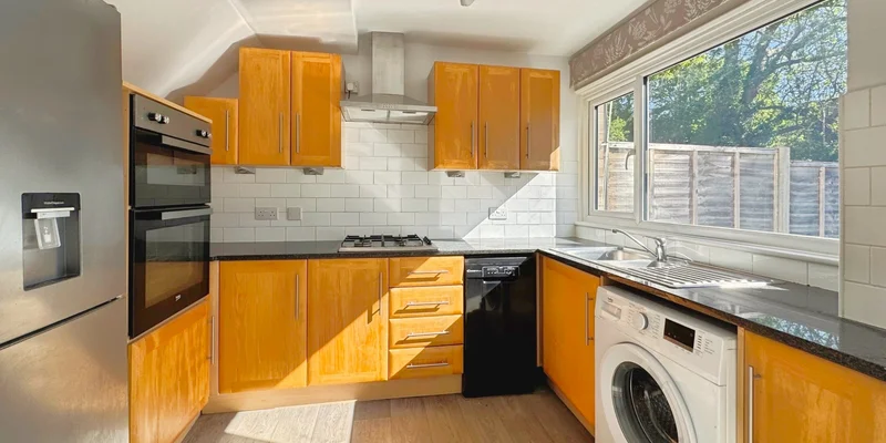 Blagrove Drive, Wokingham - Image 2