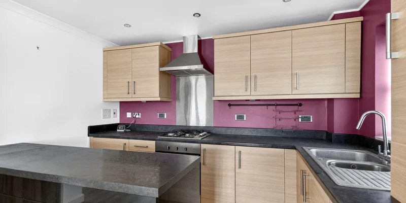 Wokingham Road, Bracknell - Image 3