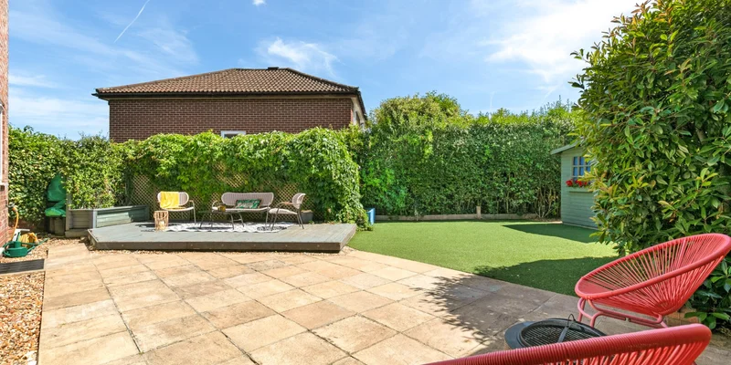 Humber Close, Wokingham - Image 2