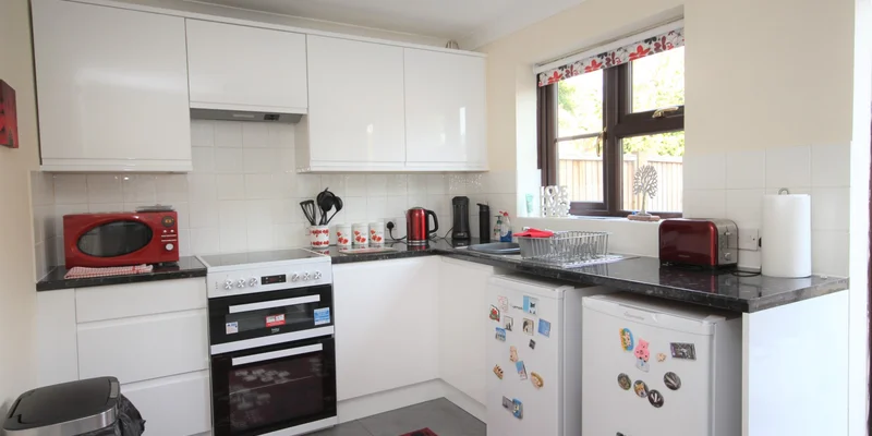 Chisbury Close, Bracknell, RG12 - Image 2