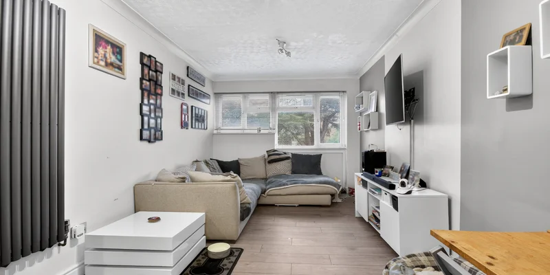 Liscombe, Berkshire, RG12 - Image 2