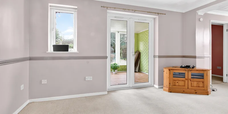 Queens Pine, Berkshire, RG12 - Image 3