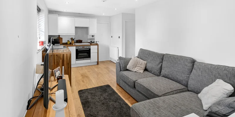 Hythe Close, Bracknell, RG12 - Image 3