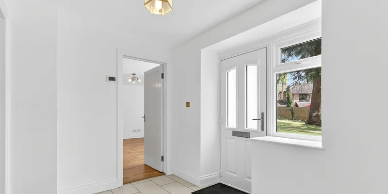 Crowthorne Road, Crowthorne Road, Berkshire, GU47 - Image 2