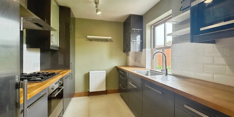 Albert Road, Wokingham, RG40 - Image 2