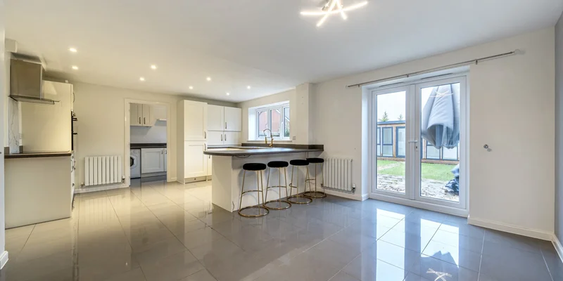 Glasspool Road, Winnersh - Image 2