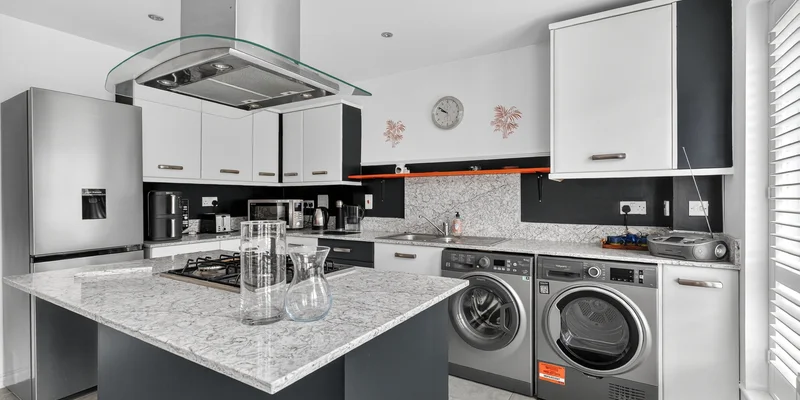 Hunter Way, Bracknell, RG12 - Image 2