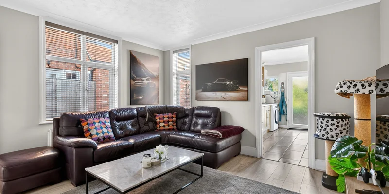 Reading Road, Winnersh, RG41 - Image 3