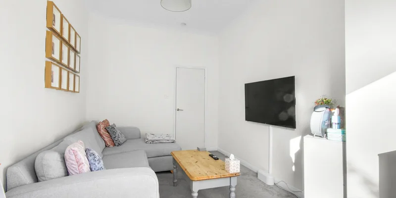 Charwood Road, Wokingham - Image 2